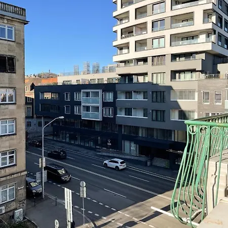 Center 2 Bedroom A/c Appartamento *