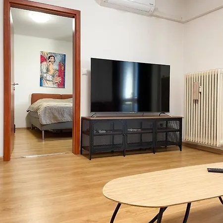 Center 2 Bedroom A/c